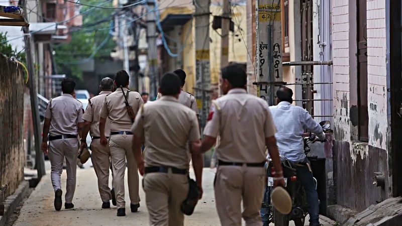 भारतीय वायुसेना अधिकाऱ्यावर हेरगिरीचा आरोप, गोपनीय कायद्याखाली अटक